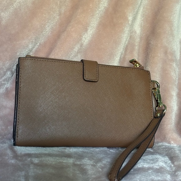 Michael Kors Wallet - Picture 3 of 7